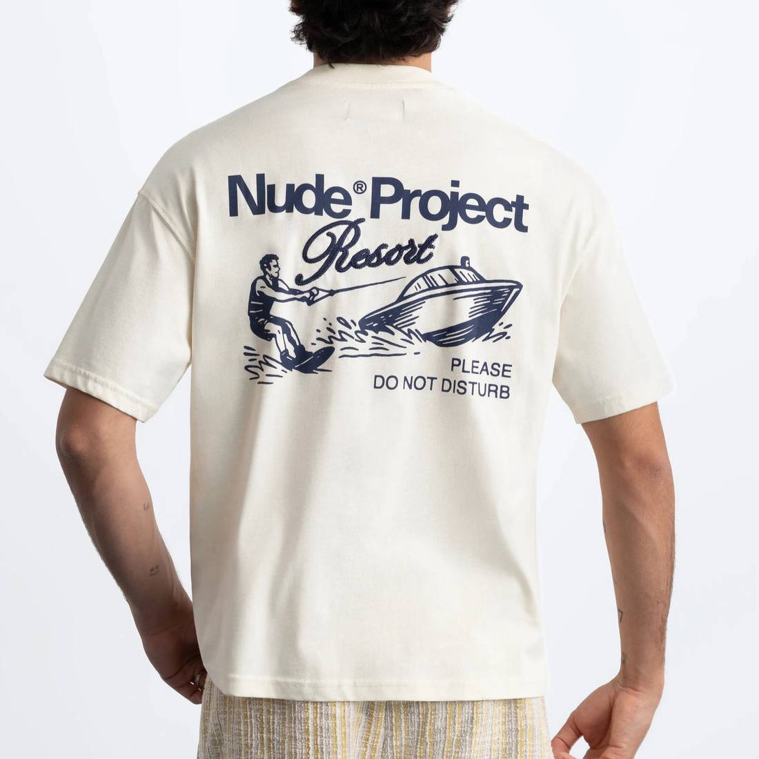 Camiseta Nude Project ✨