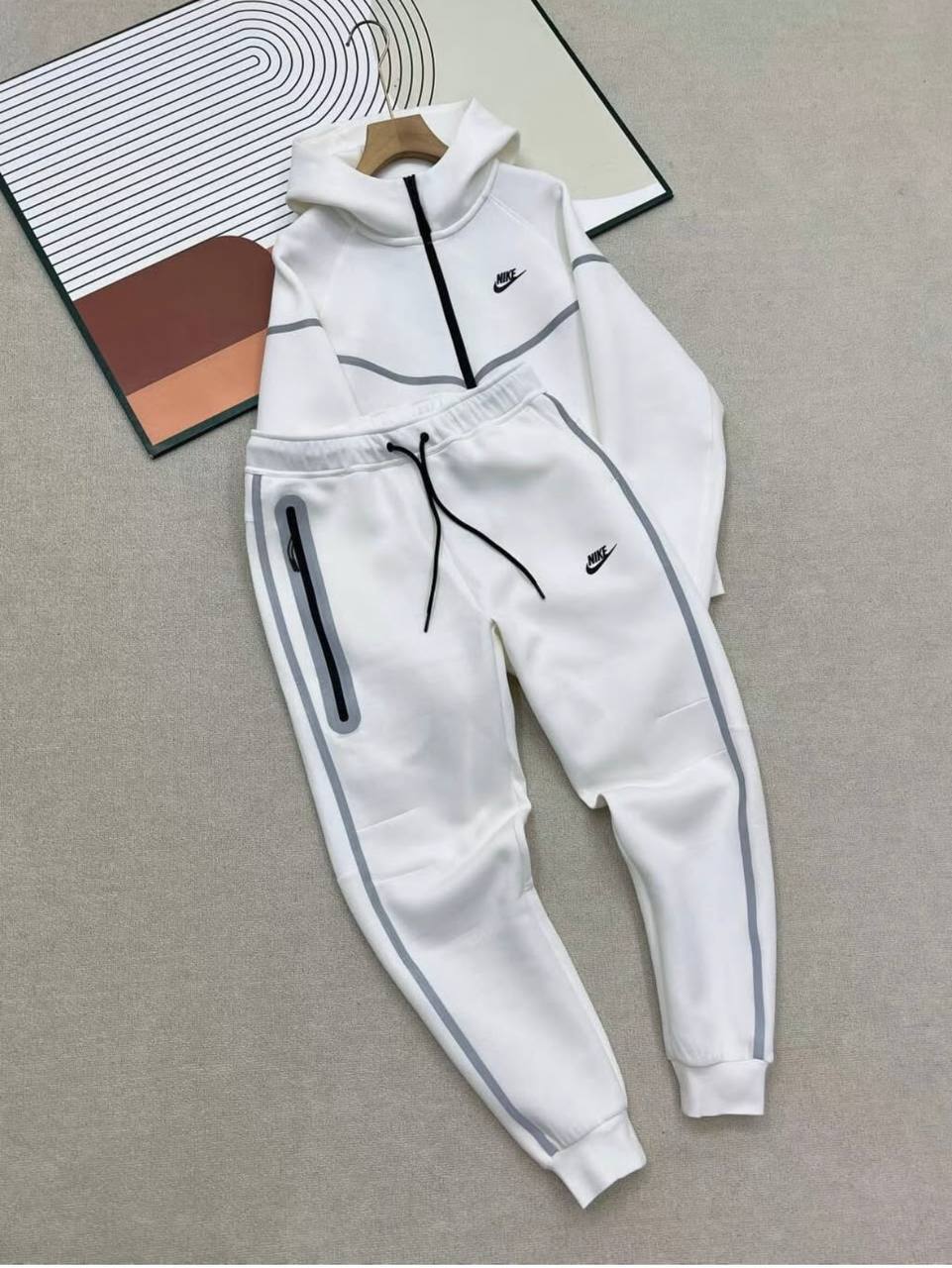 Chándal Nike Tech reflectante ✨