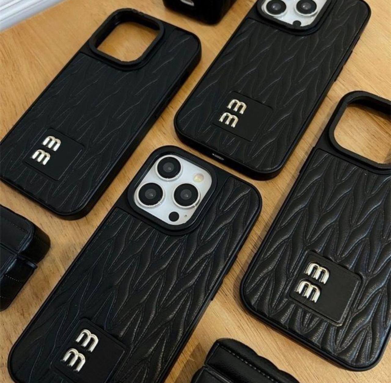 Funda móvil Miu Miu ✨