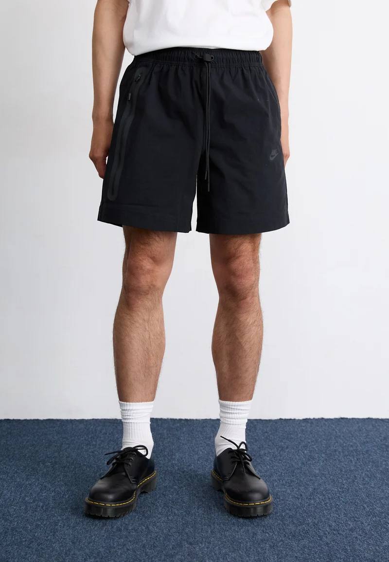 Pantalón Nike Tech ✨