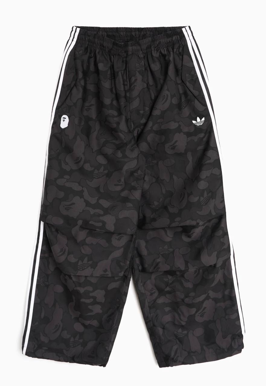 Pantalón Adidas x Bape ✨