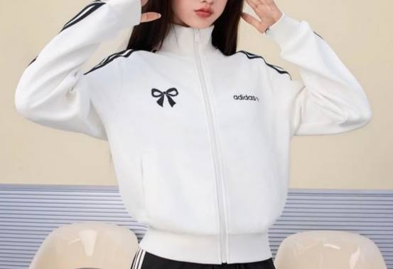 NUEVA CHAQUETA ADIDAS ✨💫 31€ ✨