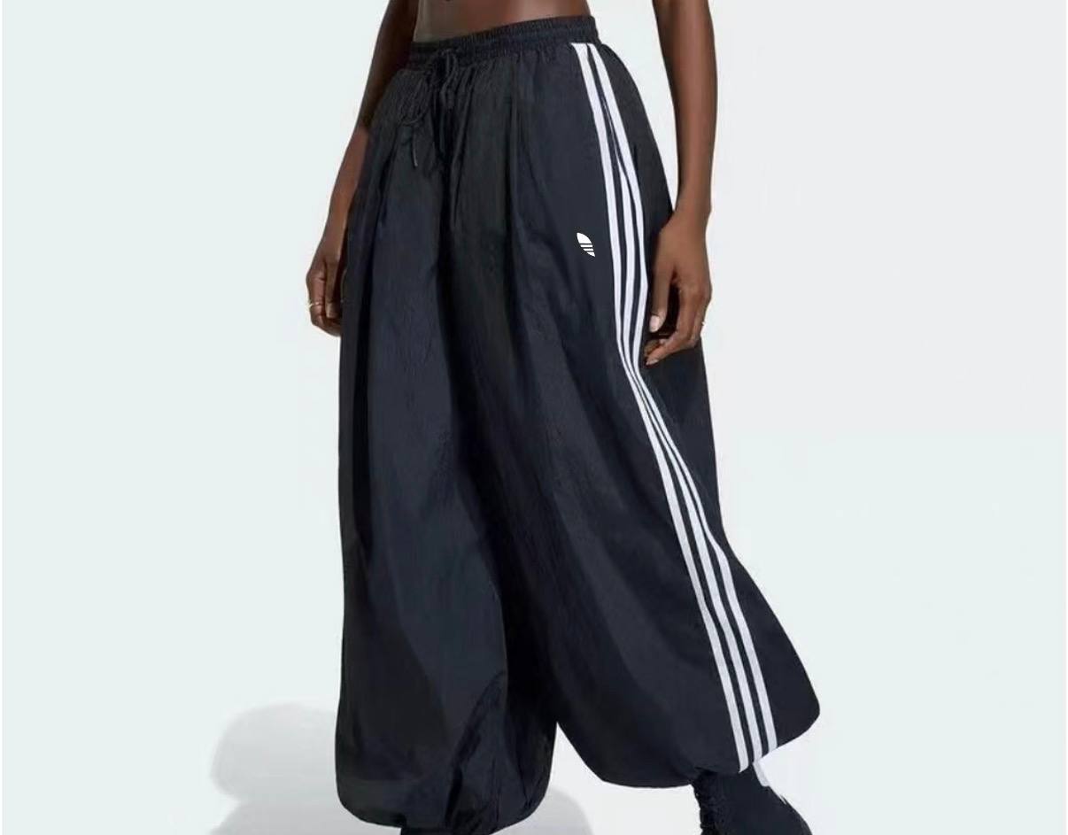 Pantalón bombacho Adidxs, también en rosa ✨