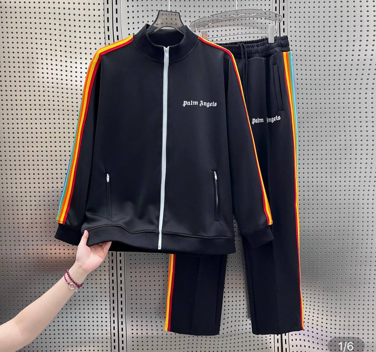 Chandal Palm Angxls, también en azul y blanco ✨