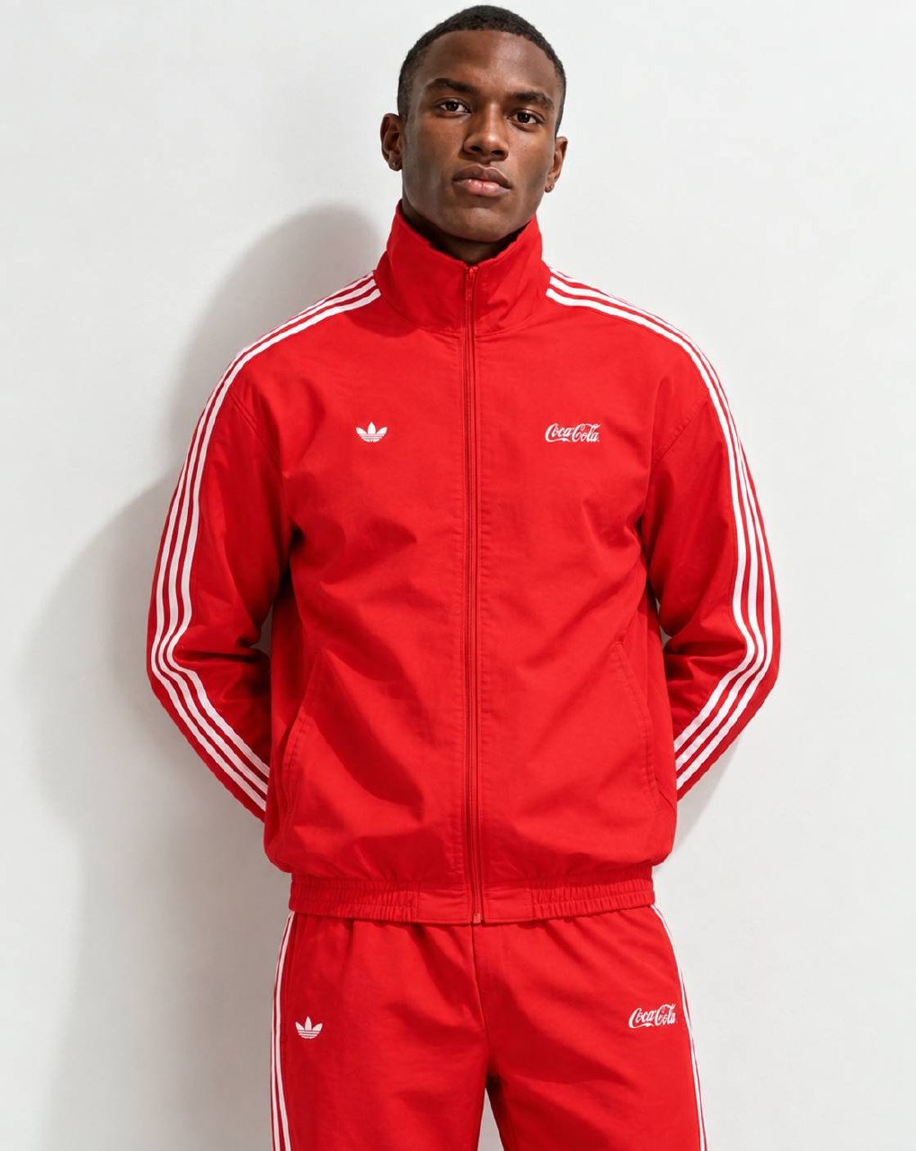 Conjunto Chándal Adidas x Cocacola. ✨💫 37€ ✨