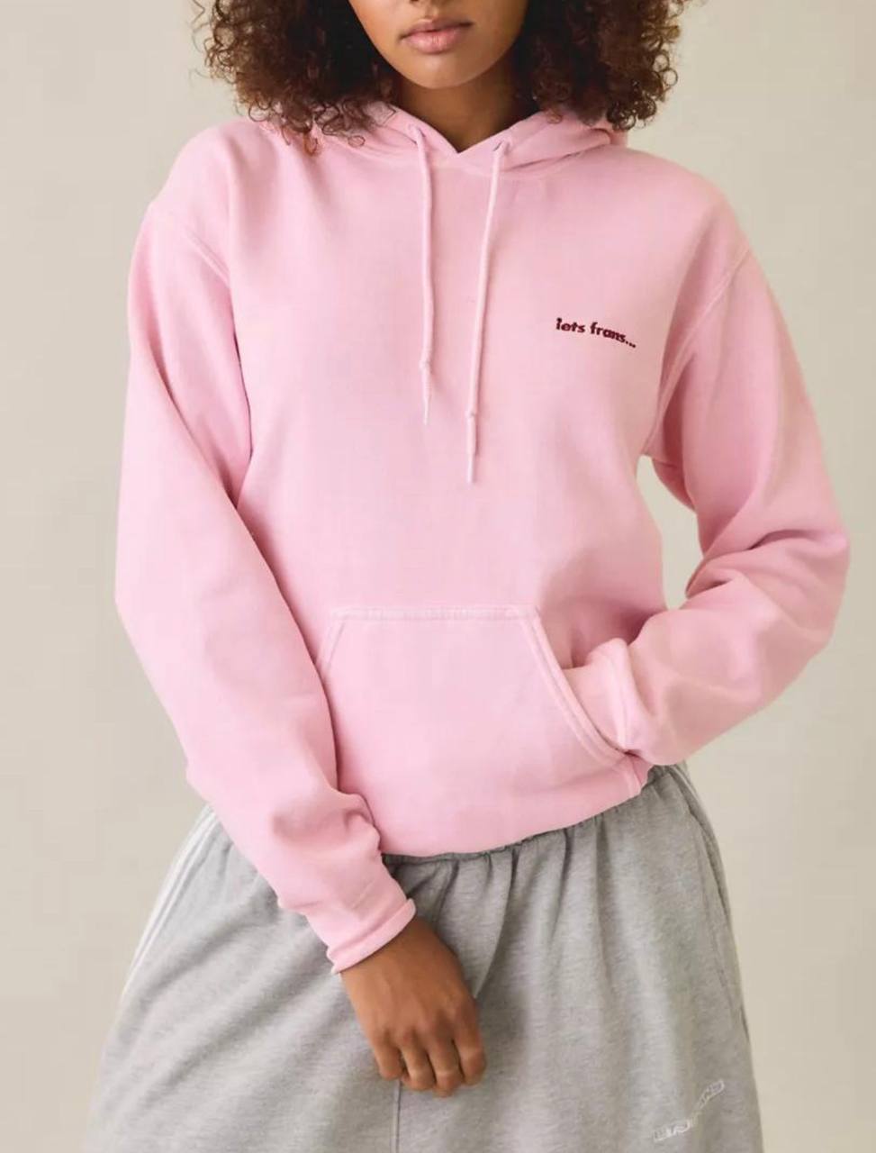 SUDADERA URBAN OUTFITTERS ✨