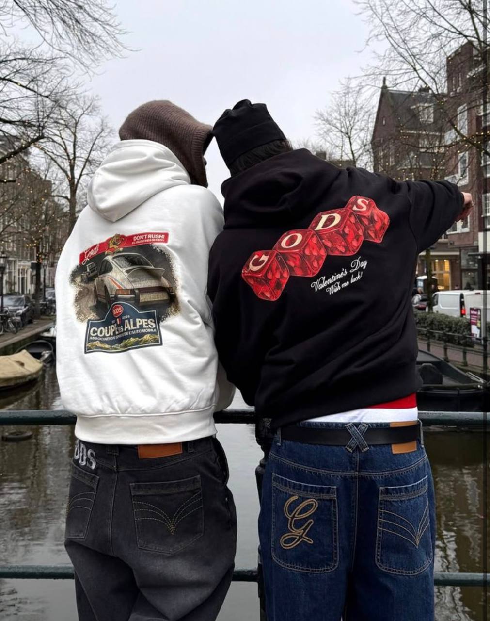 Sudadera Fake Gods ✨