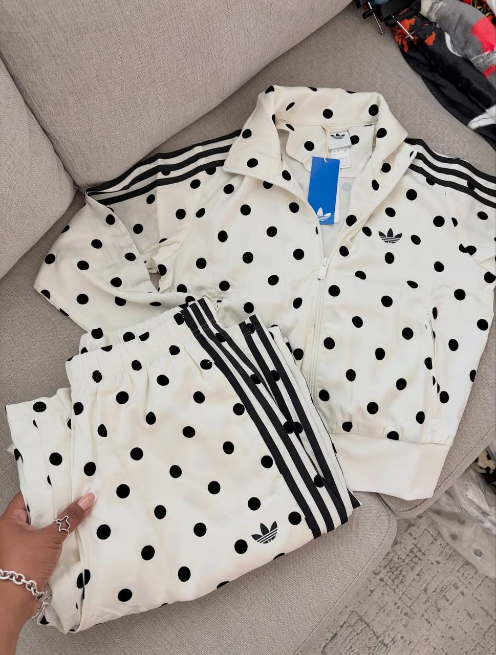 Adidas Polka Dot Chandal. ✨💫 ✨