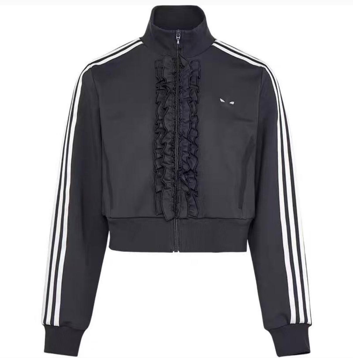 Chaqueta Adidxs con volante, también en blanca ✨