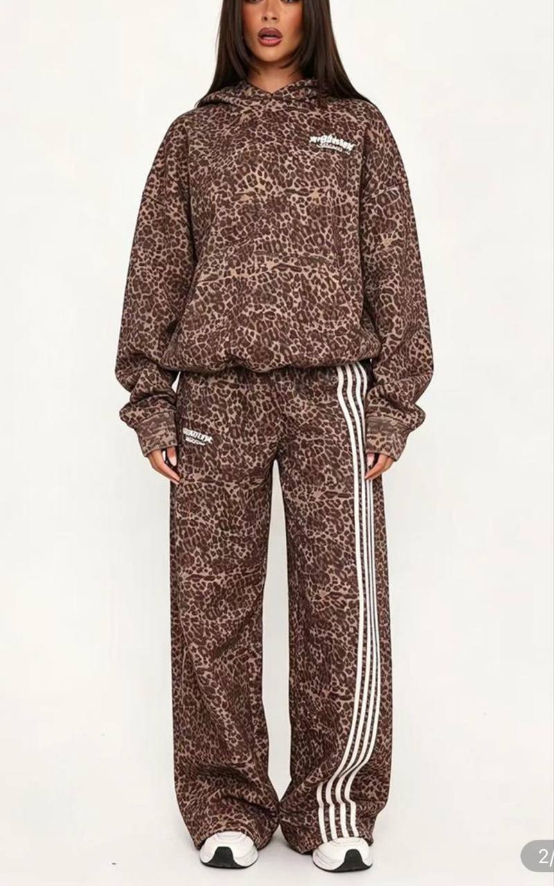 Chandal White F animal print, se agota rápido ‼ ✨