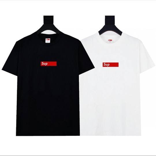 Camiseta Supreme ✨