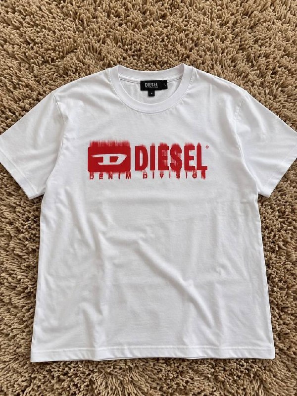 Camiseta Diésel ⚠ 8€. ✨💫 ✨
