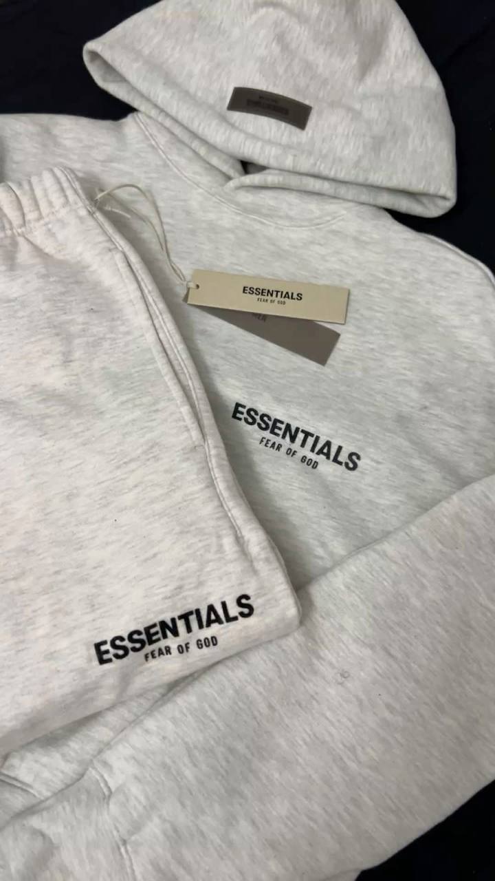 Conjunto Chandal ESSNTLS ✨