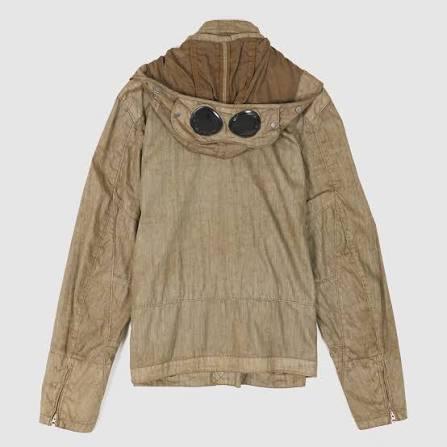 Chaqueta CP Company. ✨💫. 52€ ✨