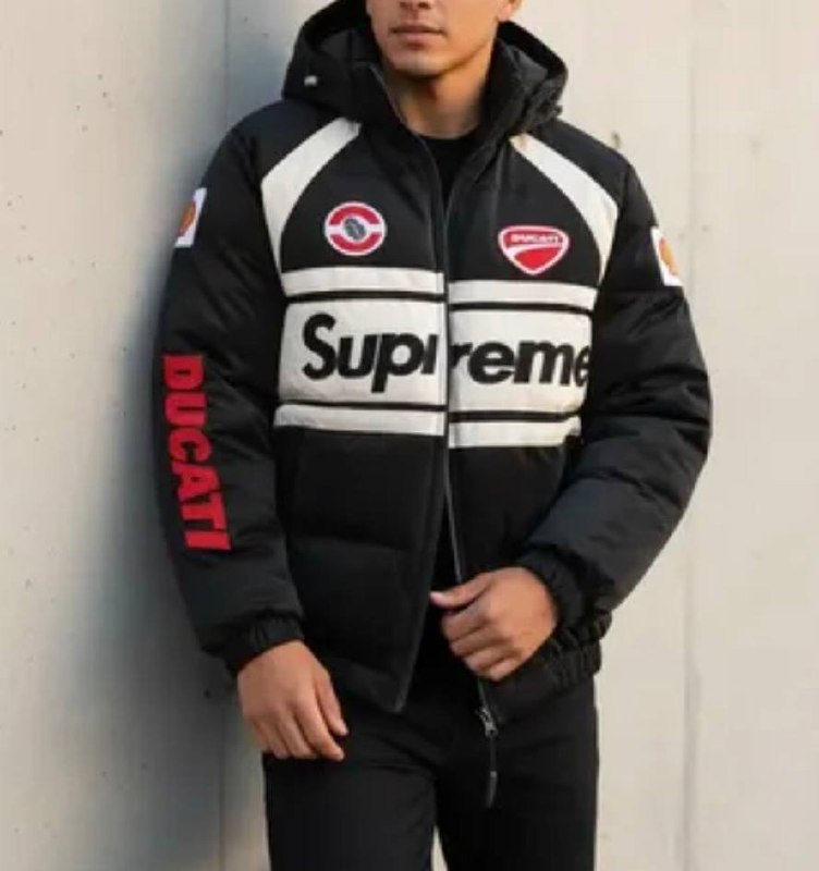 Abrigo Supreme ✨💫. 53€ ✨