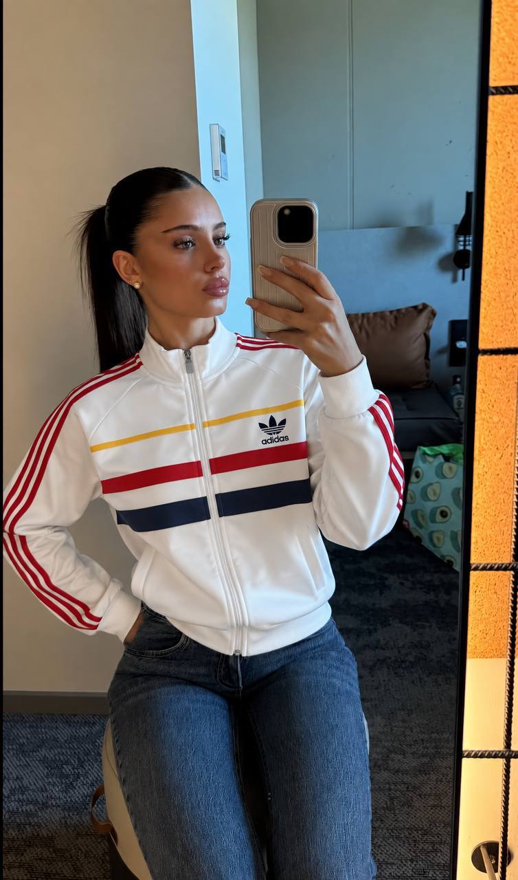 Chaqueta Adidas ✨💫. 39€ ✨