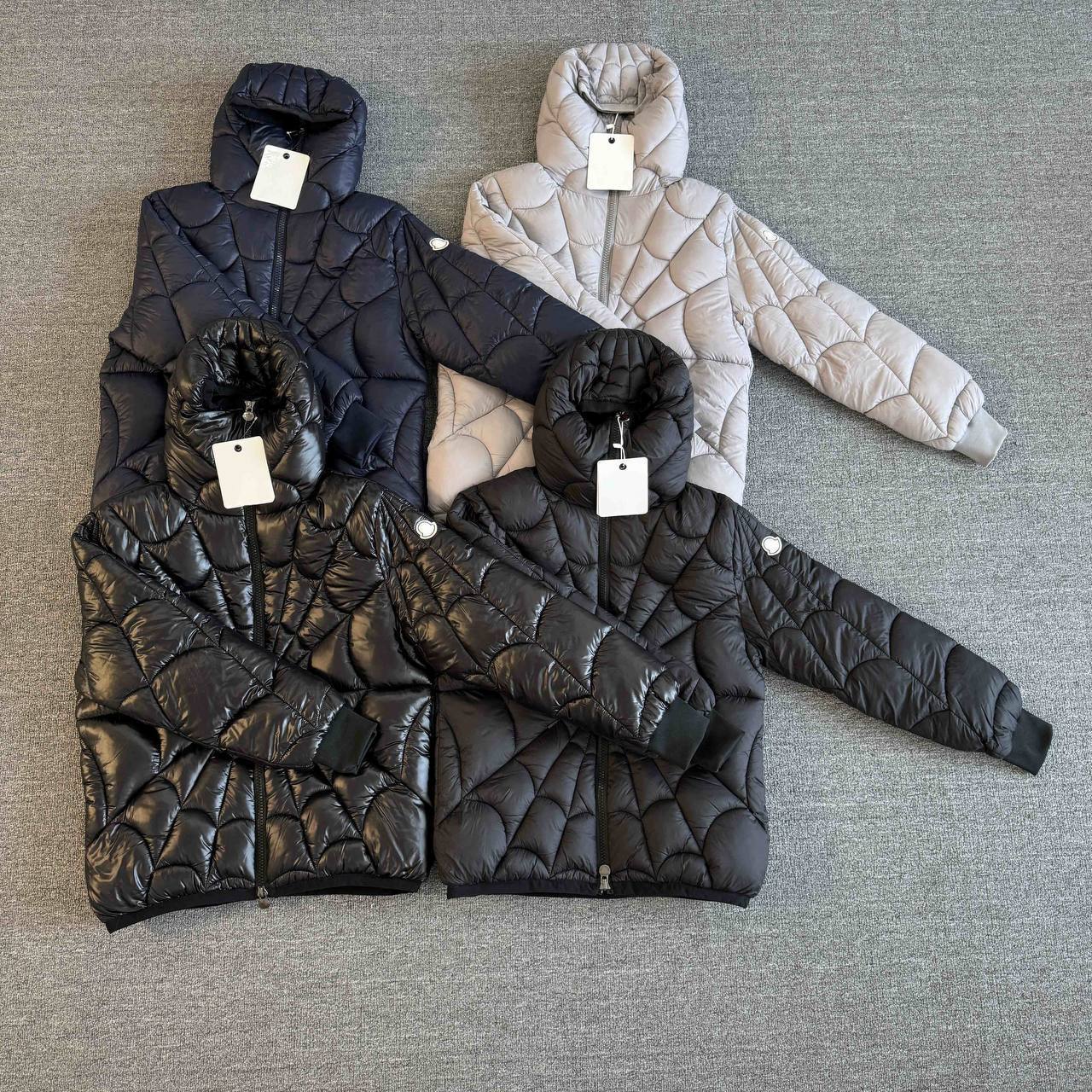 Abrigo Moncler x SpiderMan 🆕 ✨