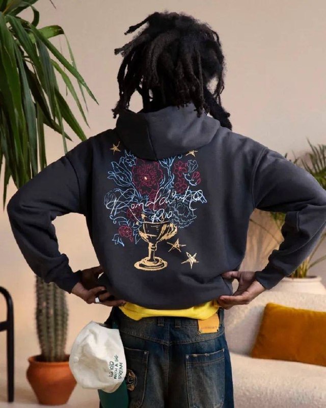 Sudadera Nude Project x Ronaldinho. ✨💫. 24€ ✨