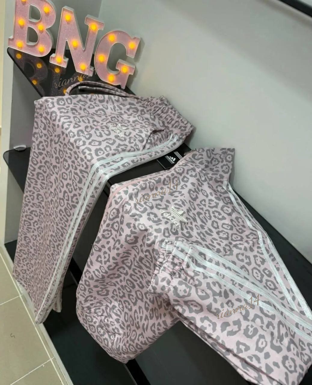 Adidas Leopardo Patterned Chándal https://c.onlyaff.app/djxZzy - https://c.onlyaff.app/djtsAi