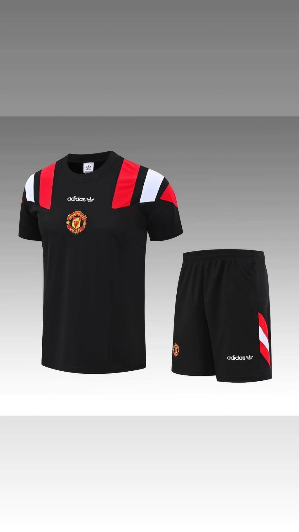 Conjunto de entrenamiento Manchester United EQT ✨