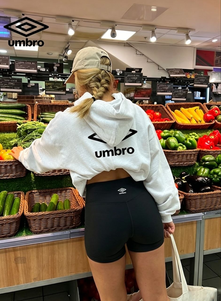 Sudadera Umbro. ✨💫. 22€ ✨