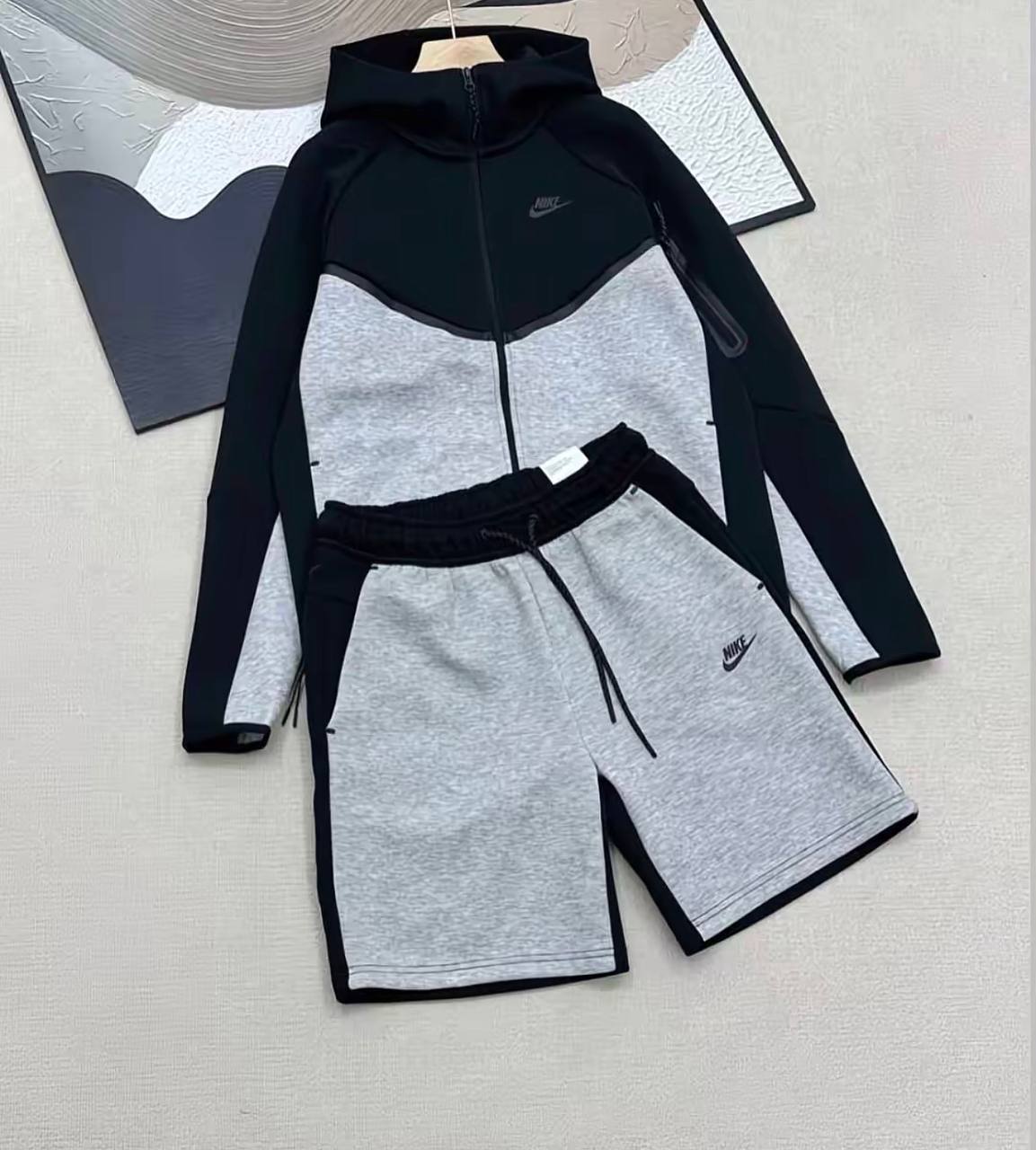 NIKE Tech (conjunto) —-> 60€ ✨